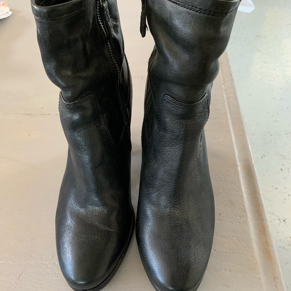FRYE Women's Patty Artisan Zip Bootie, Black 9.5